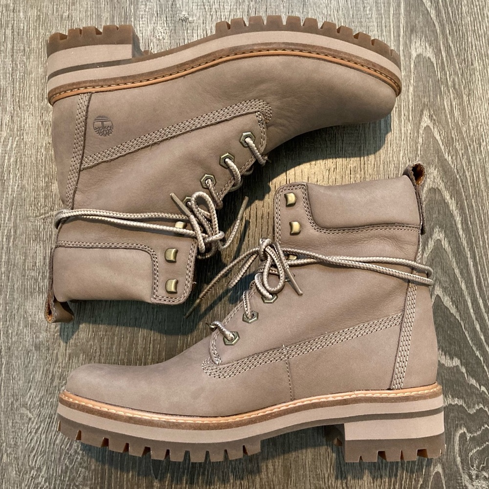 Timberland Women’s Boots NWOB Size 8 Courmayeur Valley Taupe Nubuck - Picture 2 of 12